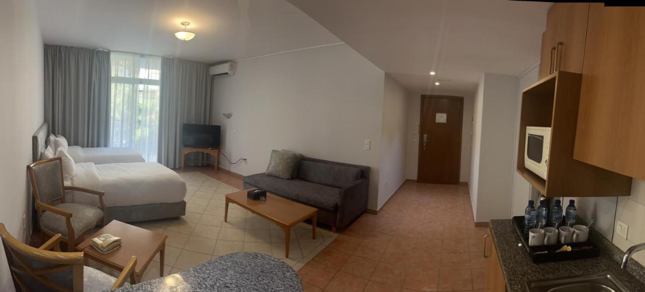El Sheikh Suites Hotel Beirut Esterno foto
