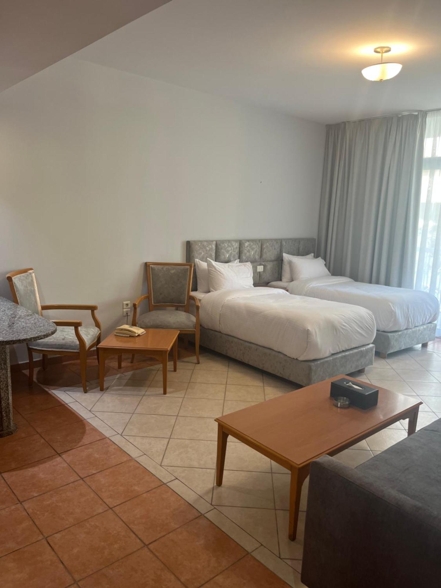 El Sheikh Suites Hotel Beirut Esterno foto