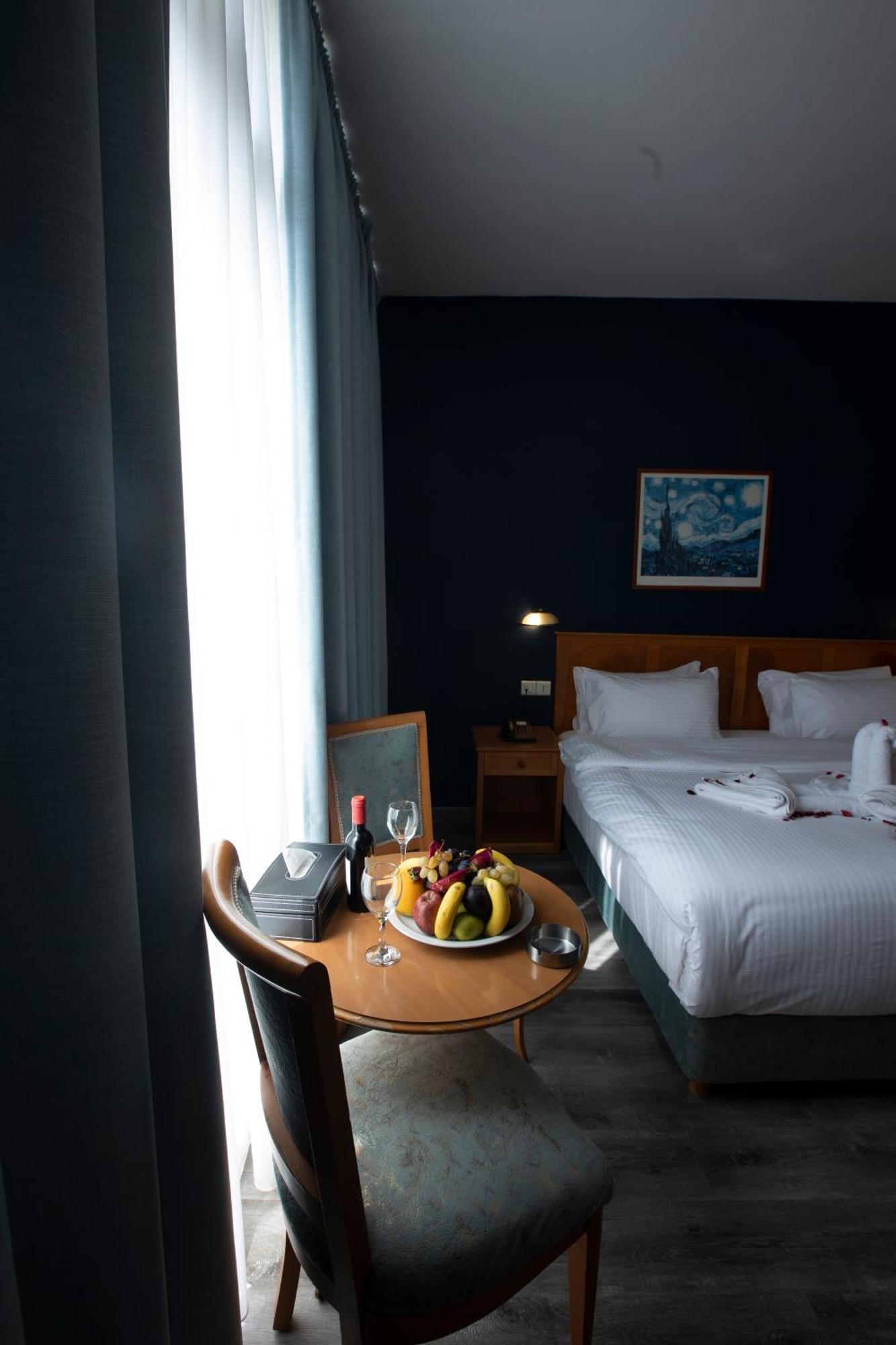 El Sheikh Suites Hotel Beirut Esterno foto